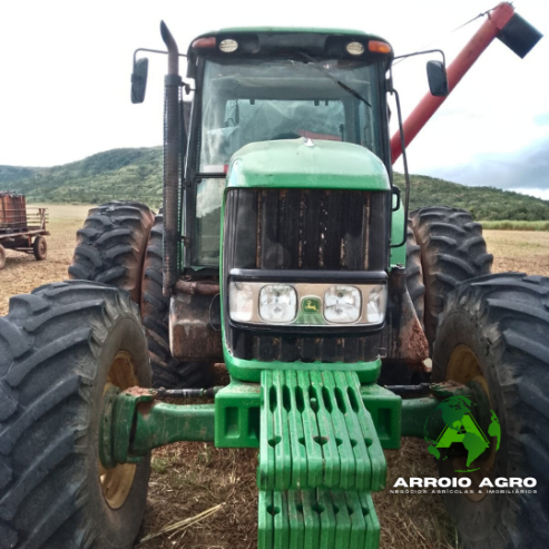 Trator John Deere 7515