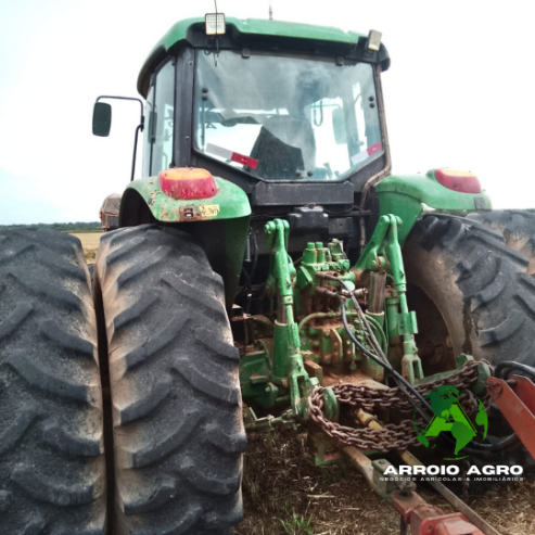 Trator John Deere 7515