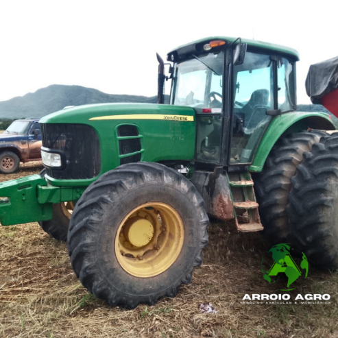 Trator John Deere 7515
