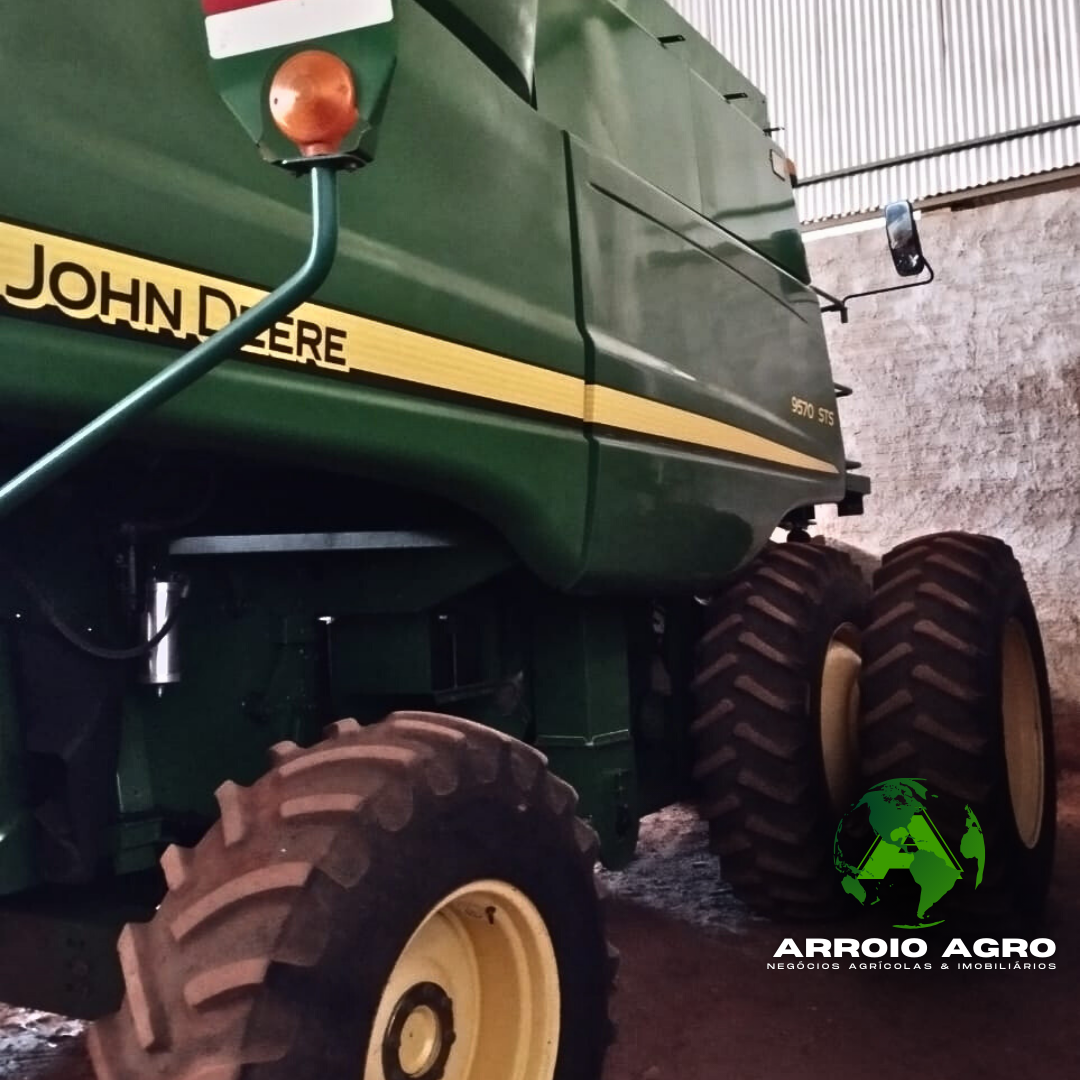 Colheitadeira John Deere 9570 STS CÓD. 0329