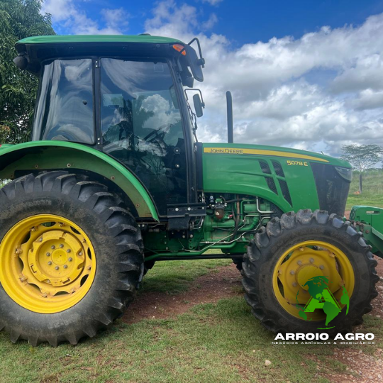 Trator John Deere 5078E CÓD. 0339