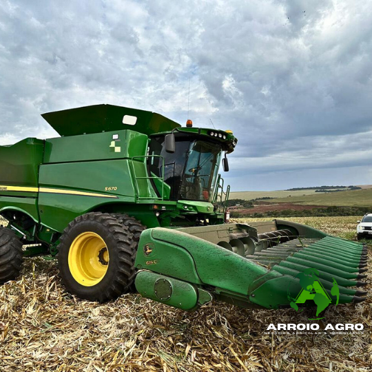 Colheitadeira John Deere S670 CÓD. 0331
