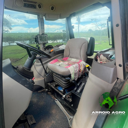 Trator John Deere 5078E CÓD. 0339