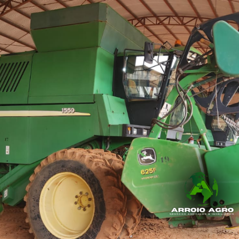 Colheitadeira John Deere 1550