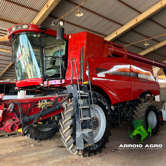 Colheitadeira Case 7120 CÓD. 0326