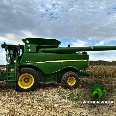 Colheitadeira John Deere S670