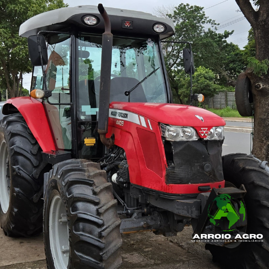 Trator Massey Ferguson 4409 CÓD. 0342