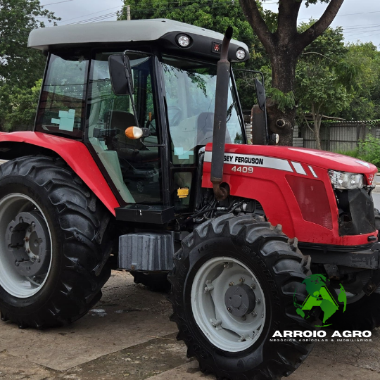 Trator Massey Ferguson 4409 CÓD. 0342
