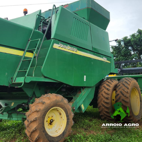 Colheitadeira John Deere 1550