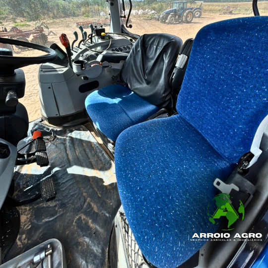 TRATOR NEW HOLLAND T7 260 CÓD. 0343