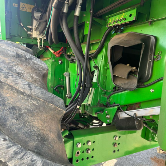 COLHEITADEIRA JOHN DEERE S680 CÓD. 0332