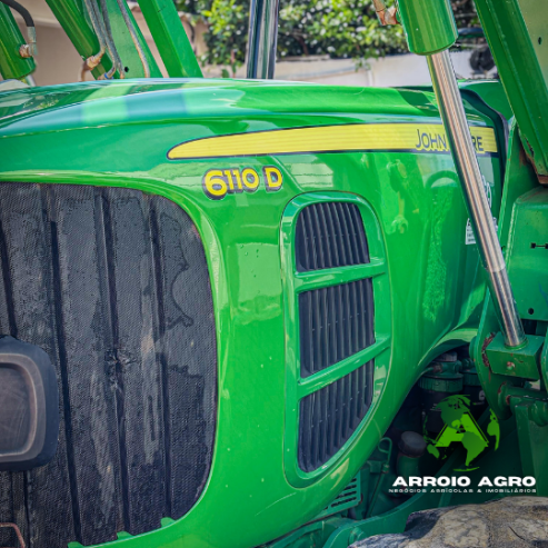 TRATOR JOHN DEERE 6110E