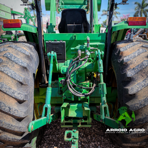 TRATOR JOHN DEERE 6110E