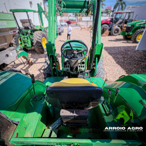 TRATOR JOHN DEERE 6110E