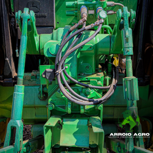 TRATOR JOHN DEERE 6110E