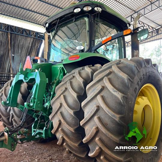 TRATOR JOHN DEERE 8335R CÓD. 0348