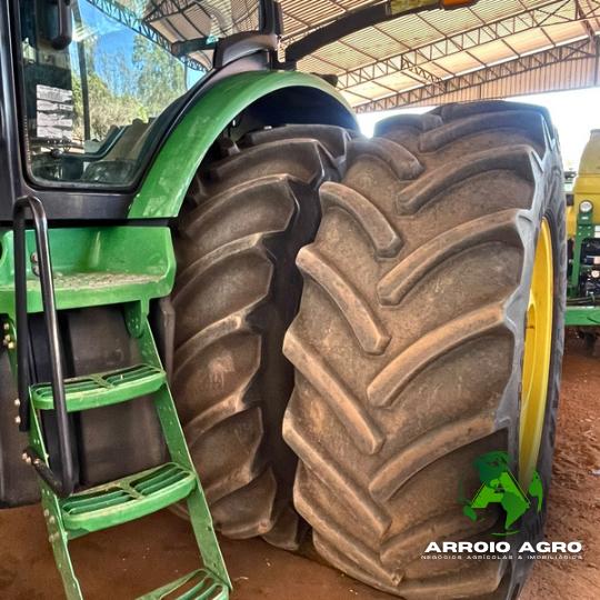 TRATOR JOHN DEERE 8335R CÓD. 0348