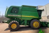 COLHEITADEIRA JOHN DEERE CÓD. 0365