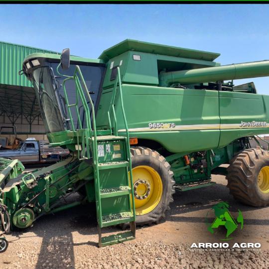 COLHEITADEIRA JOHN DEERE CÓD. 0365