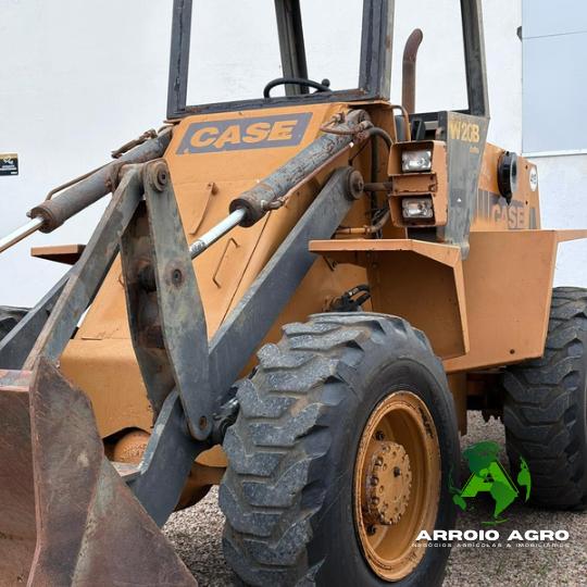 PÁ CARREGADEIRA W20B CASE CÓD. 0397